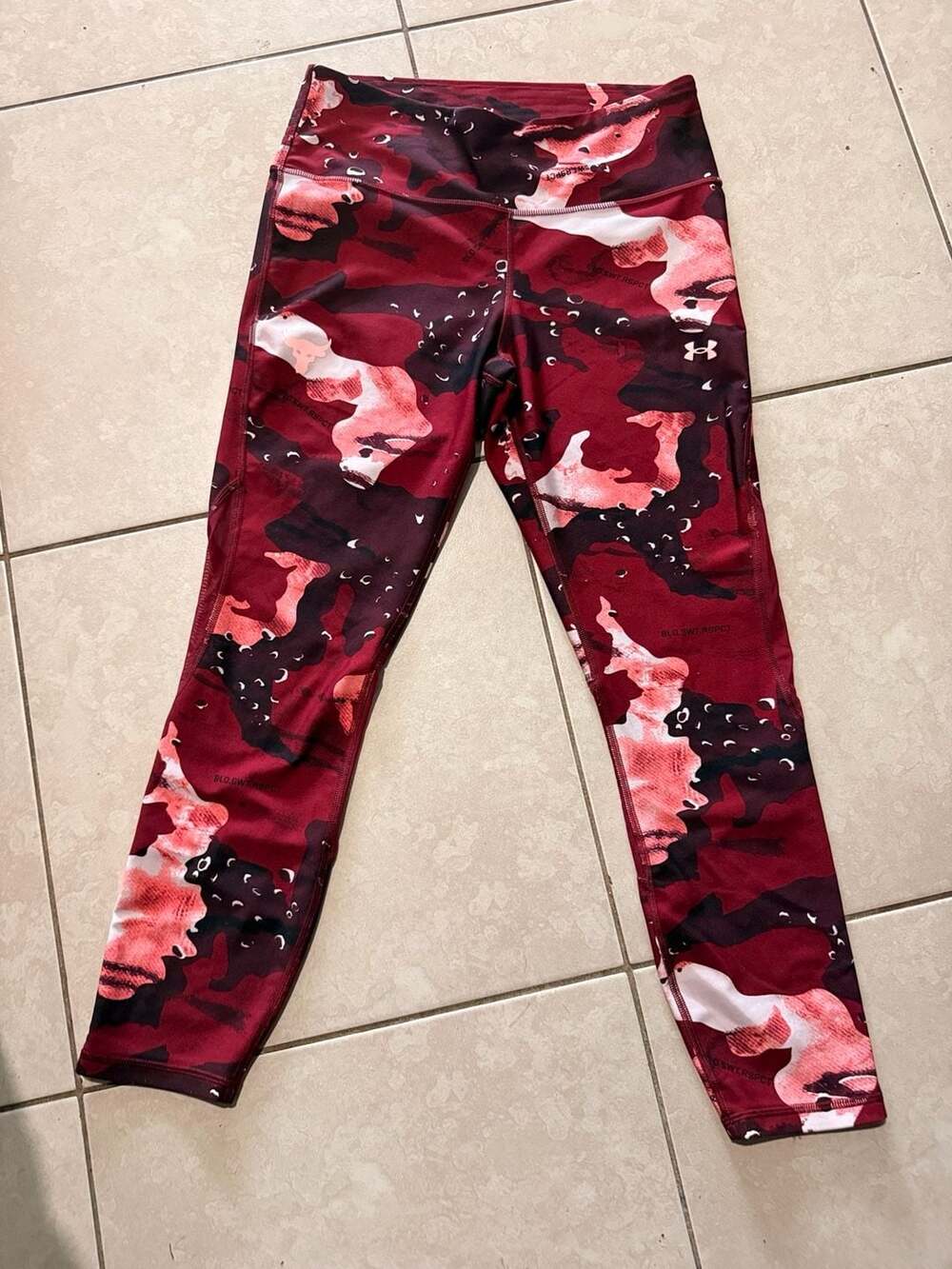 Under Armour Women's Project Rock HeatGear Printed No-Slip Ankle Leggings
